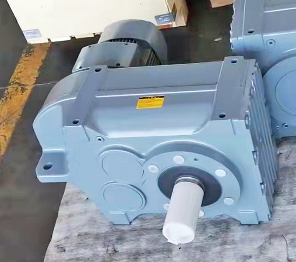 1比29減速電機(jī),1:29減速機(jī),29比減速器,電纜卷揚機(jī)減速機(jī),減速機(jī)樣本